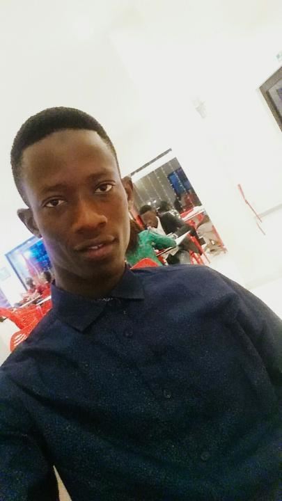 Image of Eloudi. Slt, je suis Senegalais de 24 ans residant à Dakar.