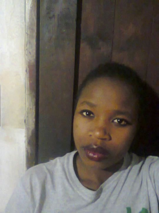 Second Image of Thabie. Luv lyf ...music ,basket ball debate ......