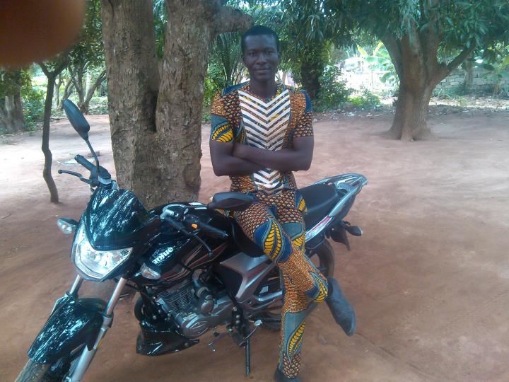 Image of Olivianho. Je suis agé de 27 ans,j'ai 1m78. je cherche une fille togolaise agé de 20 à 25 ans forme svelte ou moyenne pour une relation sérieuse qui peut nous amener au mariage. J'aime les sorties,voyage, le sport, les jeux vidéos,les blagues. Contact. (+22 98 63 93 35 Whatsapp (+22 93 71 55 25 NB: Pas élève.