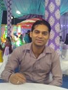 Hitesh a man of 38 years old living at Mumbai looking for some men and some women