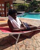 Olayemi25 a man of 46 years old living at Singapour looking for some men and some women