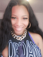 Maryy une femme noire de 29 ans recherche des hommes et des femmes