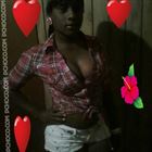 BarbieCherry une femme de 28 ans vivant à Kingston recherche des hommes et des femmes