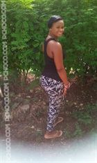 Yanneka a woman of 31 years old looking for some men and some women