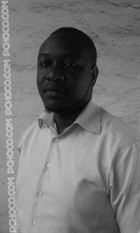 Jameschikanga a man noir of 34 years old looking for some men and some women