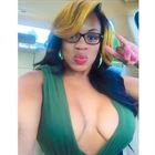 Kerry13 a woman of 36 years old living in Québec looking for some men and some women