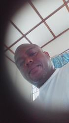 UtilisateurGuy37 un homme de 47 ans vivant au Nigeria recherche des hommes et des femmes