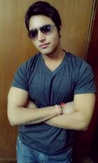 AMan19 a man of 35 years old living in Inde looking for some men and some women