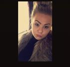 Megan2 une femme de 27 ans vivant à London recherche des hommes et des femmes