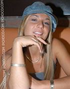 Aurelie12 a woman of 36 years old living at Anvers looking for some men and some women