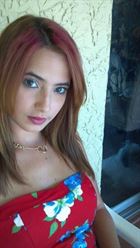 Sarah101 a woman of 36 years old living in États-Unis looking for some men and some women