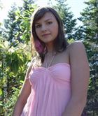 Julia13 une femme de 32 ans vivant au Québec recherche des hommes et des femmes