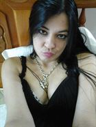 Alison7 a woman of 34 years old living in États-Unis looking for some men and some women