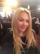 Aurelie19 a woman of 41 years old living at Anvers looking for some men and some women