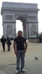 Kelvin422 un homme de 48 ans vivant à District of Columbia, Washington recherche des hommes et des femmes