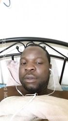 Chabvonga a man of 33 years old living in Émirats arabes unis looking for some men and some women