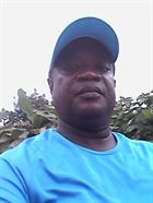 Addoodameaustin un homme de 46 ans vivant au Ghana recherche des hommes et des femmes