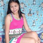 Rcelle a woman of 32 years old living at Manila looking for some men and some women