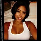 Benita a woman of 32 years old living in Émirats arabes unis looking for some men and some women