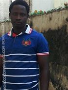 AkinsolaOluleke un homme de 46 ans vivant au Nigeria recherche des hommes et des femmes