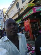 Gideon14 un homme de 45 ans vivant au Kenya recherche une femme