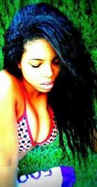 Shania a woman of 31 years old living at Granada looking for some men and some women