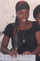 Kerley une femme de 39 ans vivant à Port-au-Prince recherche des hommes et des femmes