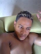 Diego18 un homme de 38 ans vivant à Salvador recherche une femme