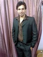 Zeeshan1 un homme asiatique de 39 ans recherche des hommes et des femmes